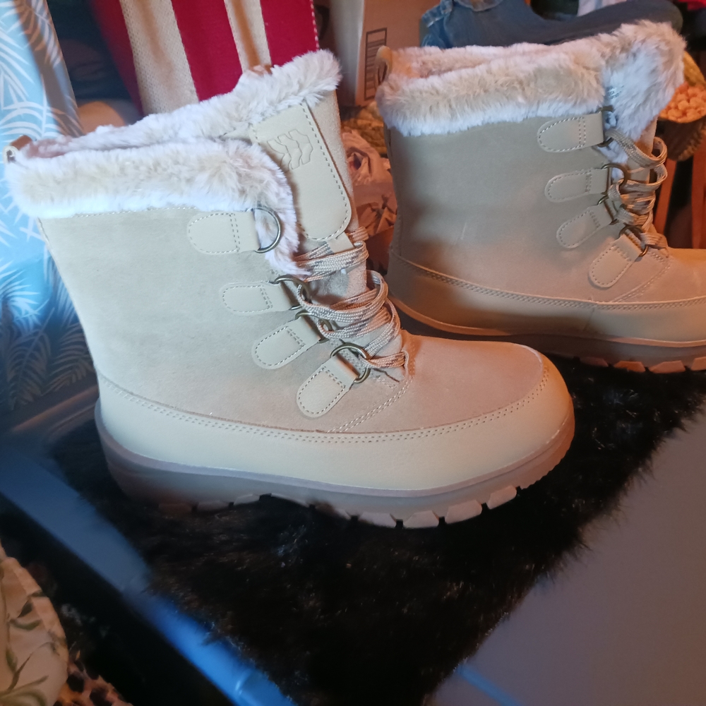 All in Motion Women's Lace Up Cream Boots